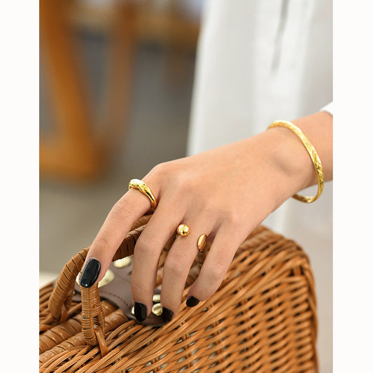 IRREGULAR LINES HEAVY RING