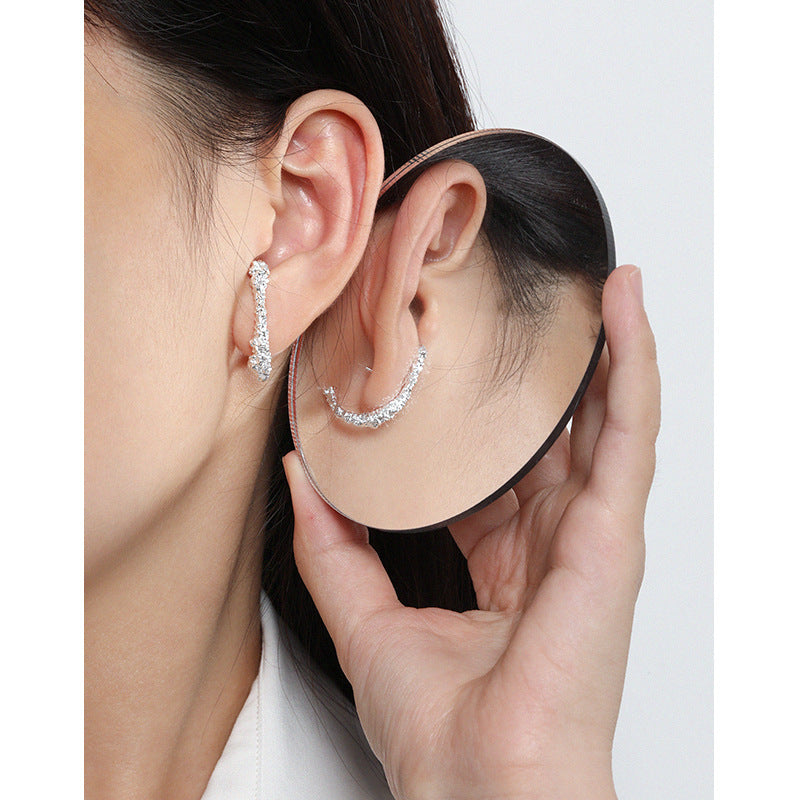 BEVELED C STUD EARRINGS