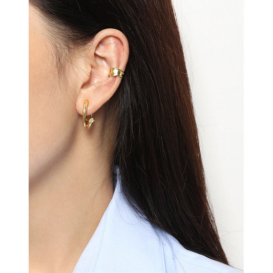 DAINTY CLASP EARRINGS