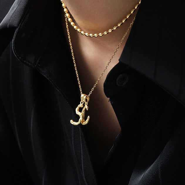 LIQUID A-Z PENDANT + NECKLACE (YELLOW GOLD)