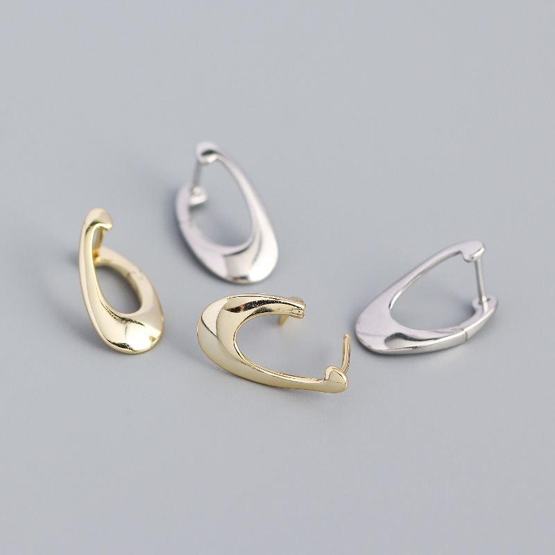 TWIST OVAL HOOPS