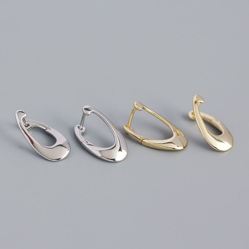 TWIST OVAL HOOPS